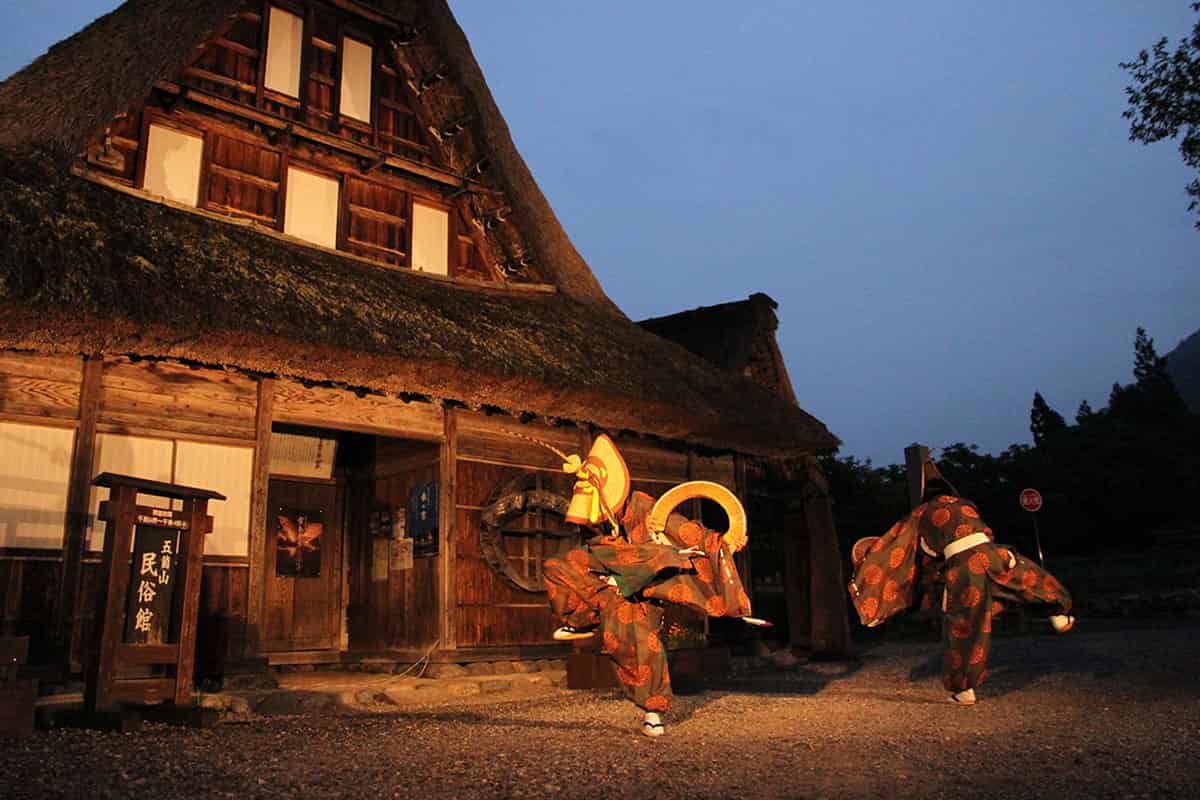 ライトアップのこきりこ民謡