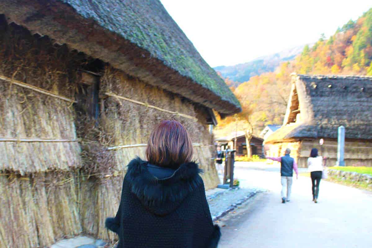秋の五箇山・菅沼のこも
