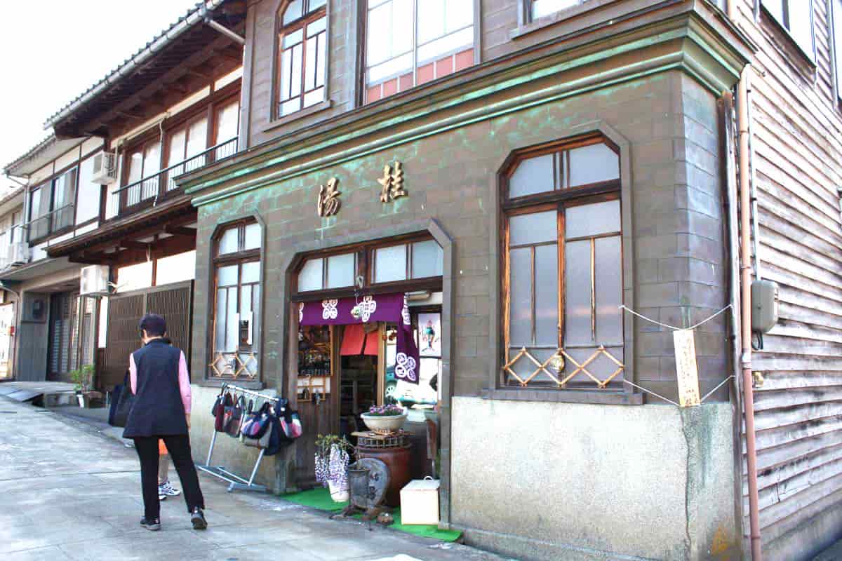 銭湯だった雑貨ギャラリー