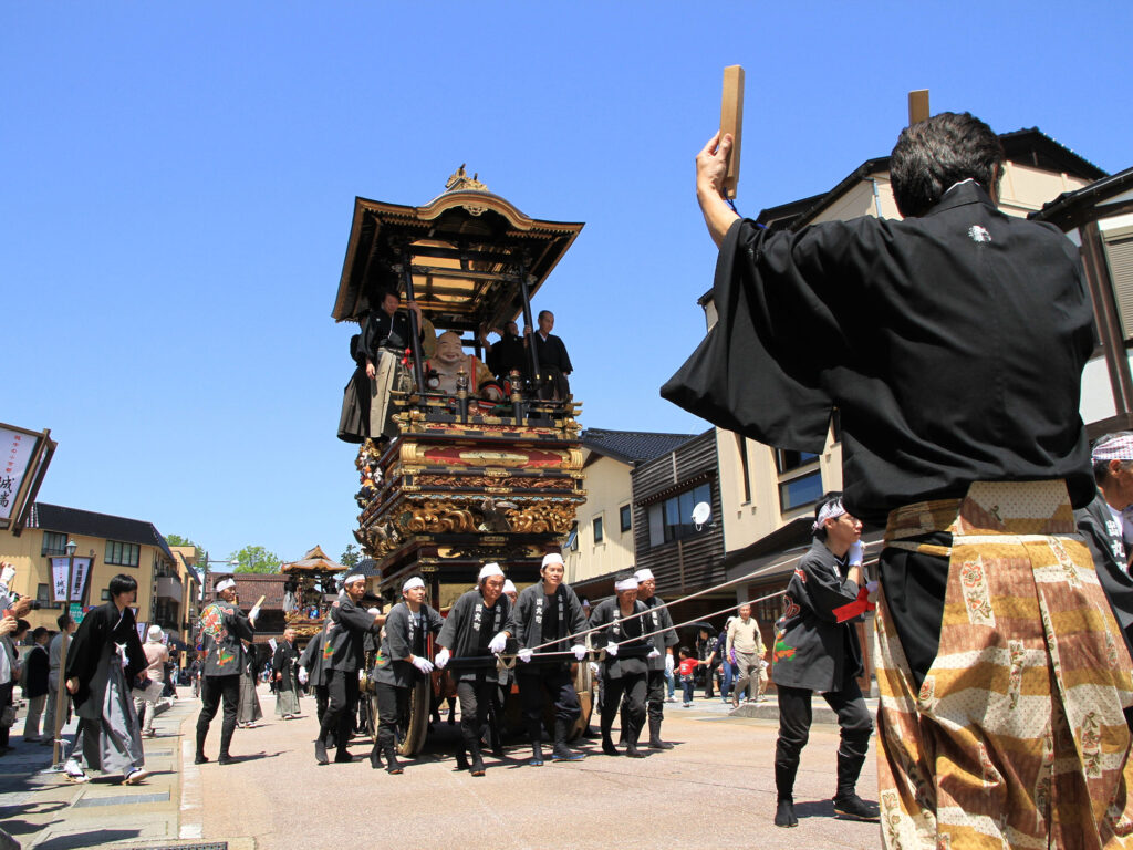 城端曳山祭（国指定重要無形民俗文化財）1440149056-2000